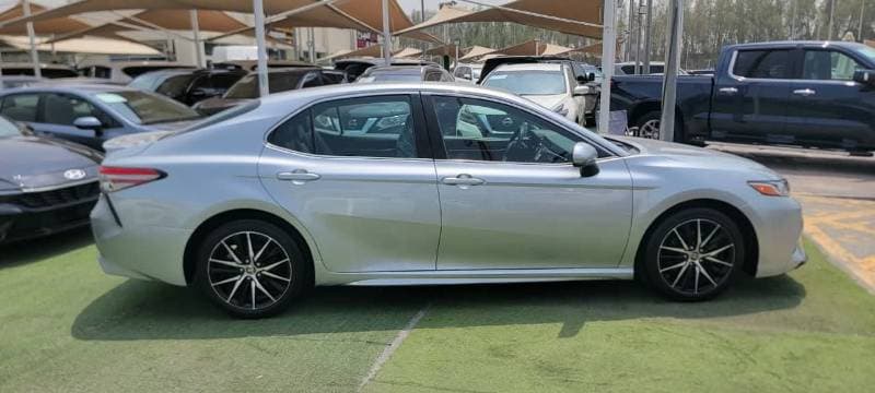2018 Toyota Camry SE thumbnail 7