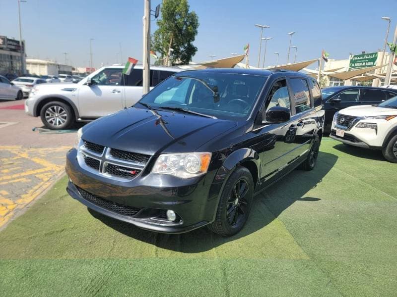 2017 Dodge Grand Caravan SE thumbnail 2