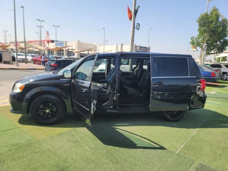 2017 Dodge Grand Caravan SE thumbnail 7