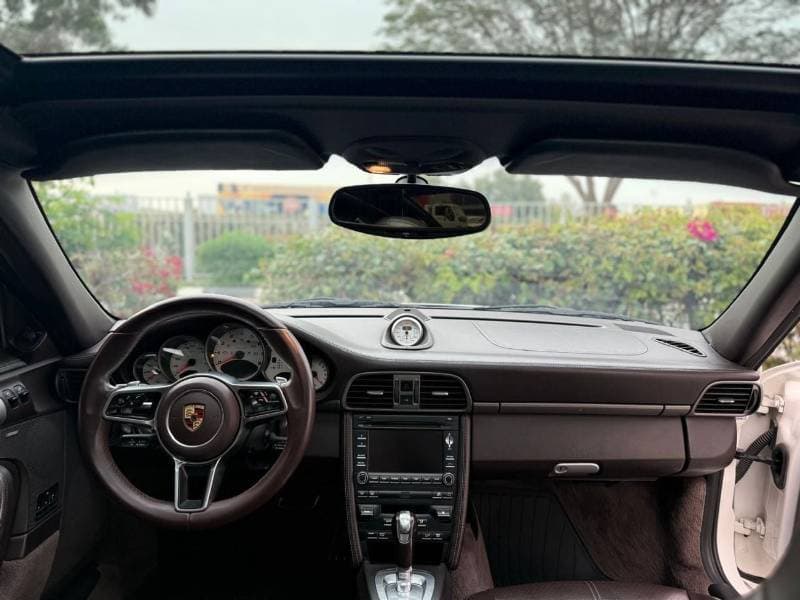 2010 Porsche 911 TARGA 4 thumbnail 7