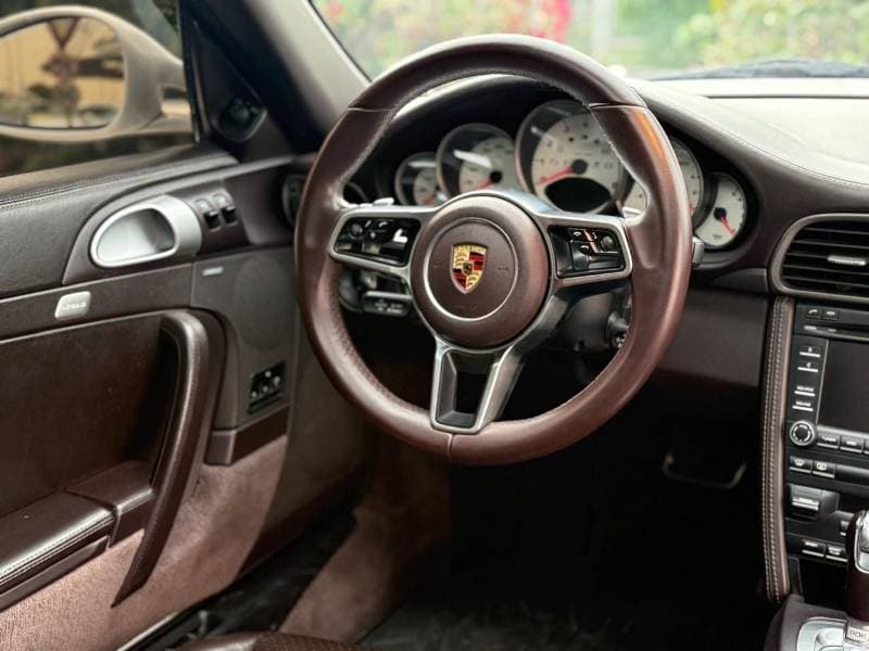2010 Porsche 911 TARGA 4 thumbnail 8