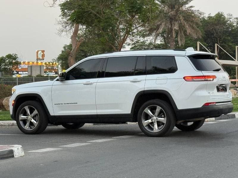 2022 Jeep Grand Cherokee LIMITED PLUS thumbnail 4