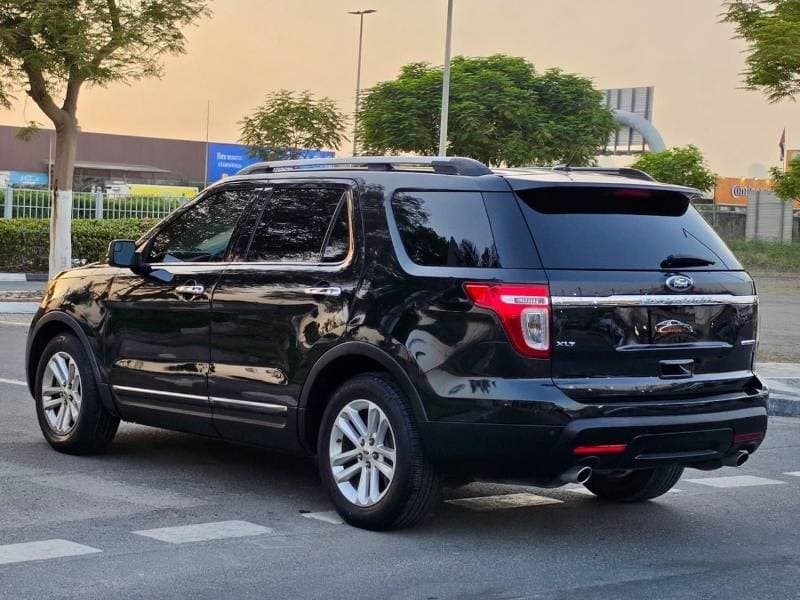 2015 Ford Explorer XLT thumbnail 5