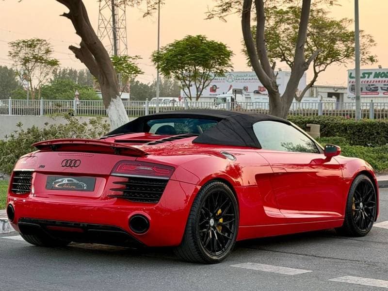 2016 Audi R8 Spyder FSI thumbnail 4