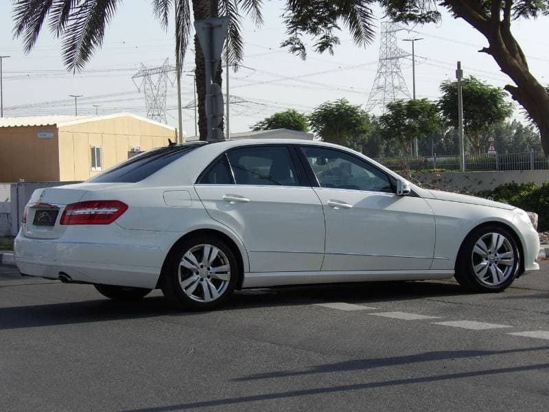 2010 Mercedes Benz E300 AVANTGARDE SPORT thumbnail 5