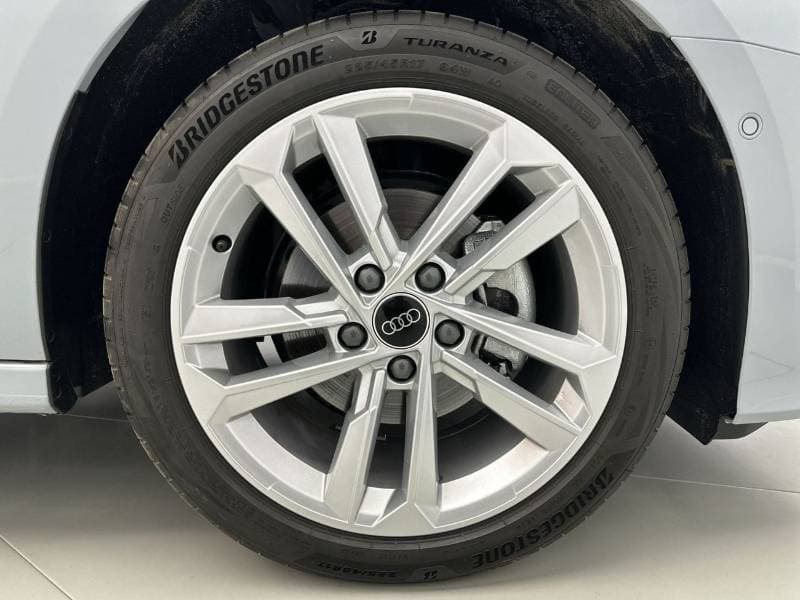 2025 Audi A3 35 TFSI ADVANCED thumbnail 6