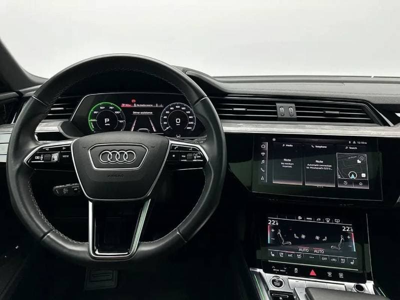 2024 Audi e tron thumbnail 3
