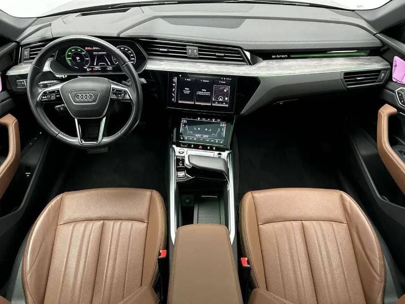 2024 Audi e tron thumbnail 4