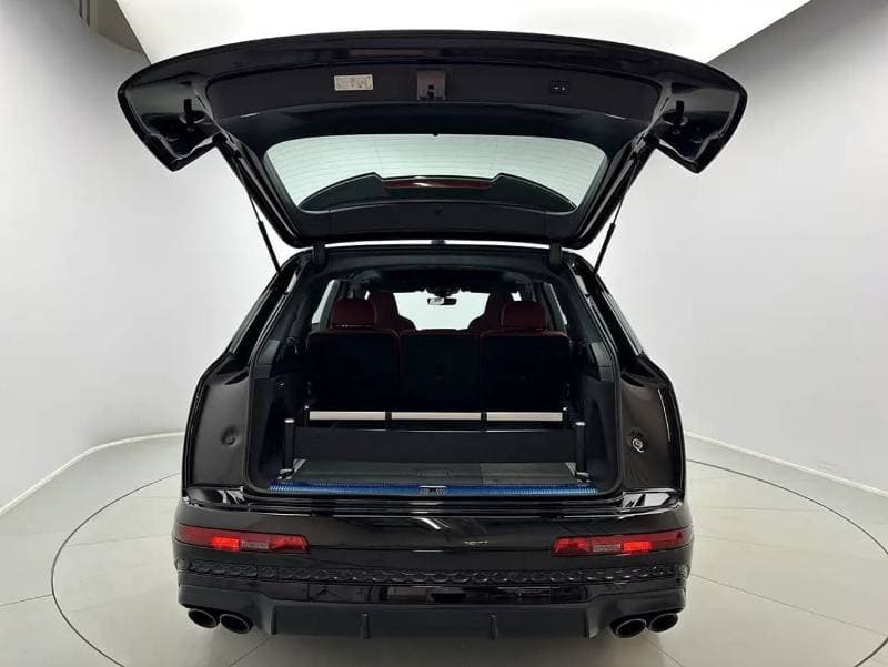 2025 Audi SQ7 STANDARD thumbnail 2