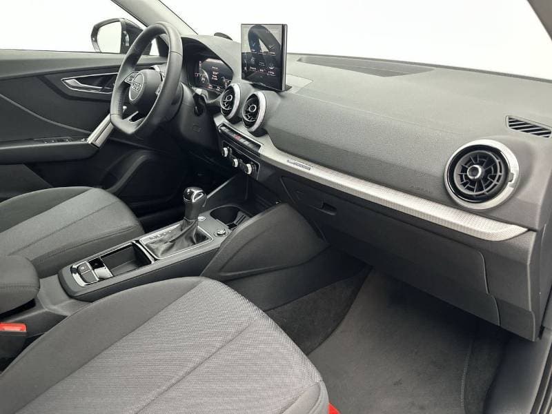2025 Audi Q2 35 TFSI thumbnail 8