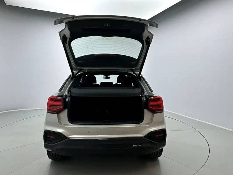 2025 Audi Q2 35 TFSI BLACK thumbnail 2