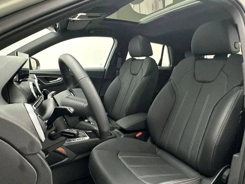 2025 Audi Q2 35 TFSI BLACK thumbnail 7