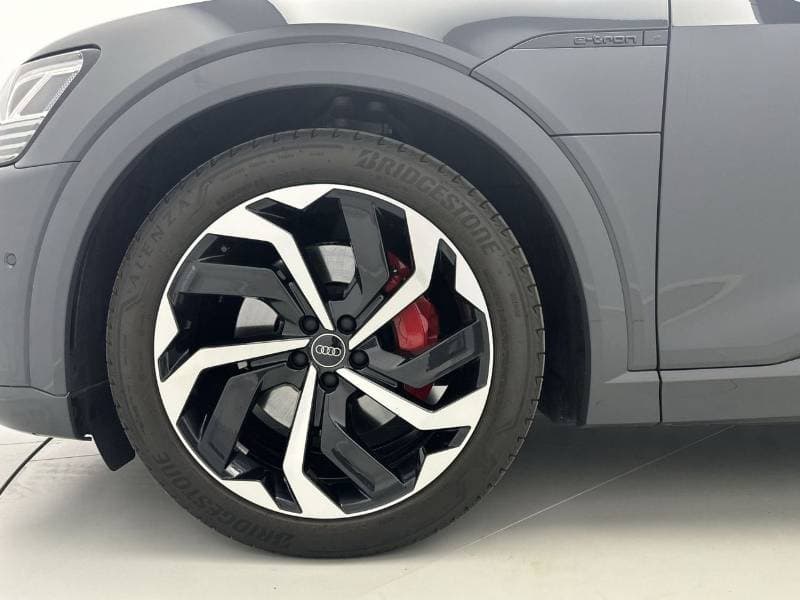 2024 Audi Q8 e tron thumbnail 6
