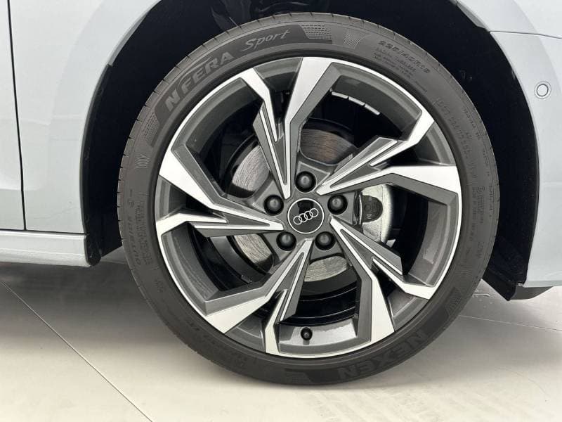 2026 Audi A3 35 TFSI ADVANCED thumbnail 6