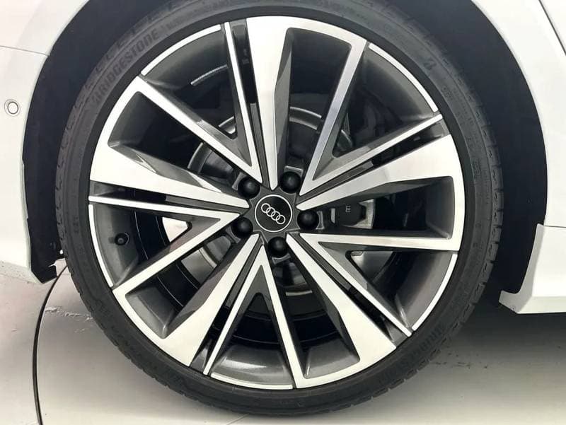 2025 Audi A6 40 TFSI S LINE AVANT thumbnail 3
