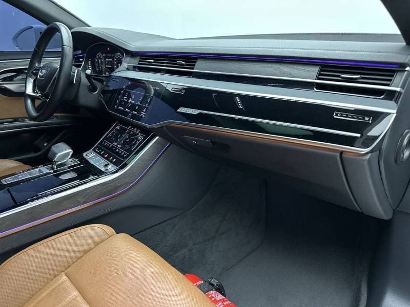 2023 Audi A8 55 TFSI LWB thumbnail 8