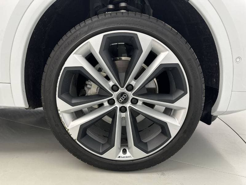 2024 Audi Q5 45 TFSI S LINE thumbnail 6