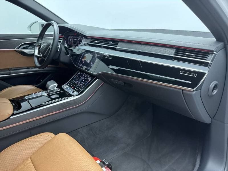 2024 Audi A8 55 TFSI LWB thumbnail 8