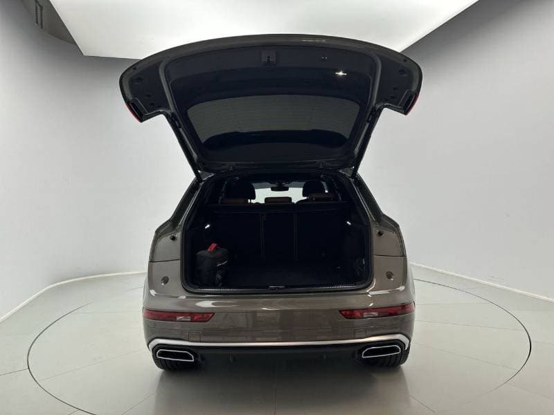2024 Audi Q5 45 TFSI S LINE thumbnail 4