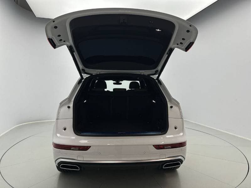 2024 Audi Q5 45 TFSI S LINE thumbnail 6