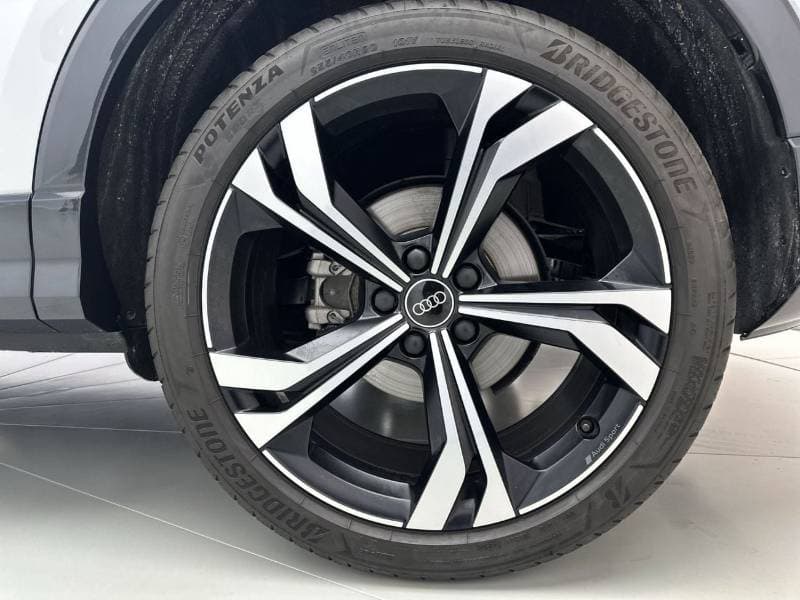 2025 Audi Q3 40 TFSI S LINE SPORTBACK thumbnail 3
