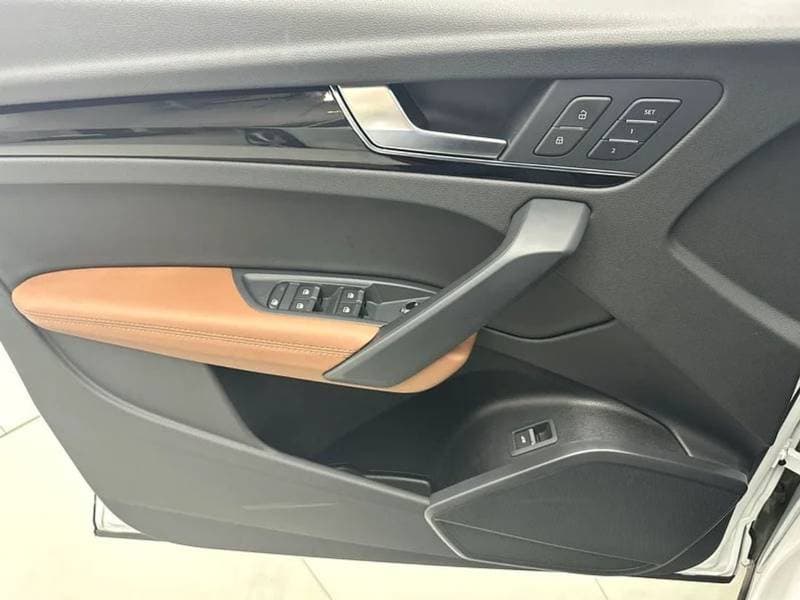 2024 Audi Q5 45 TFSI S LINE thumbnail 8