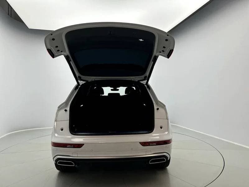 2024 Audi Q5 45 TFSI S LINE thumbnail 6