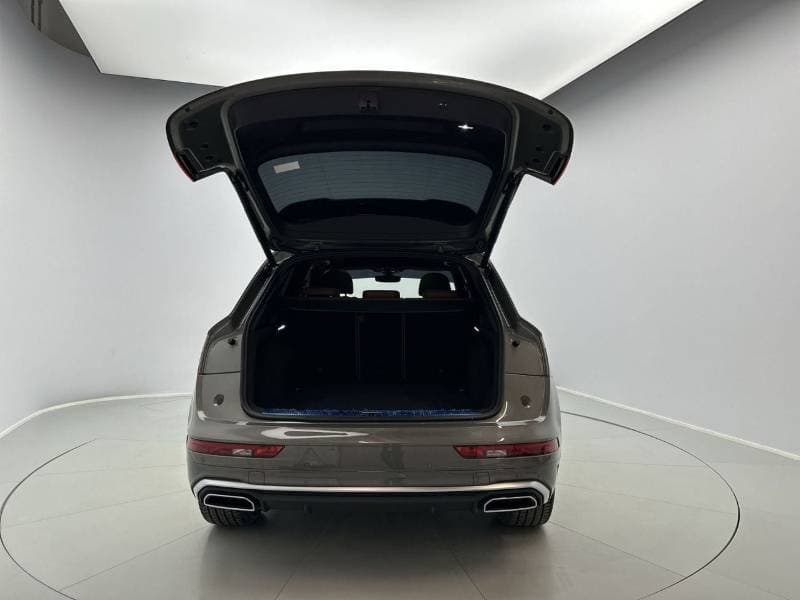 2023 Audi Q5 45 TFSI S LINE thumbnail 6