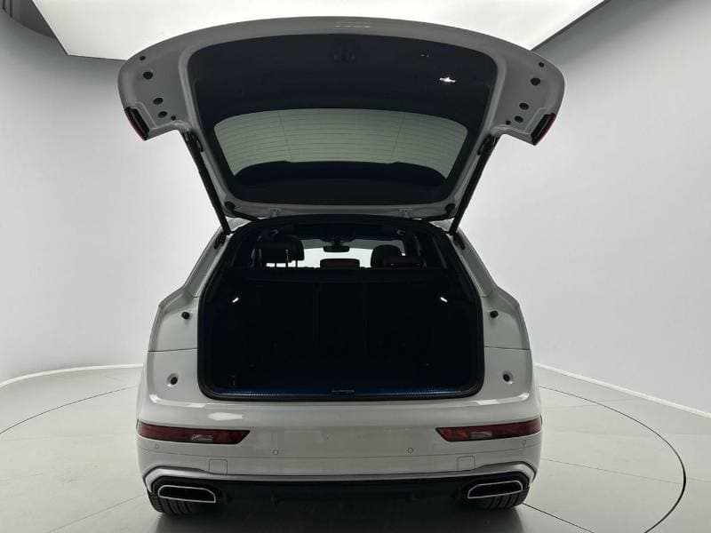 2023 Audi Q5 45 TFSI S LINE thumbnail 3