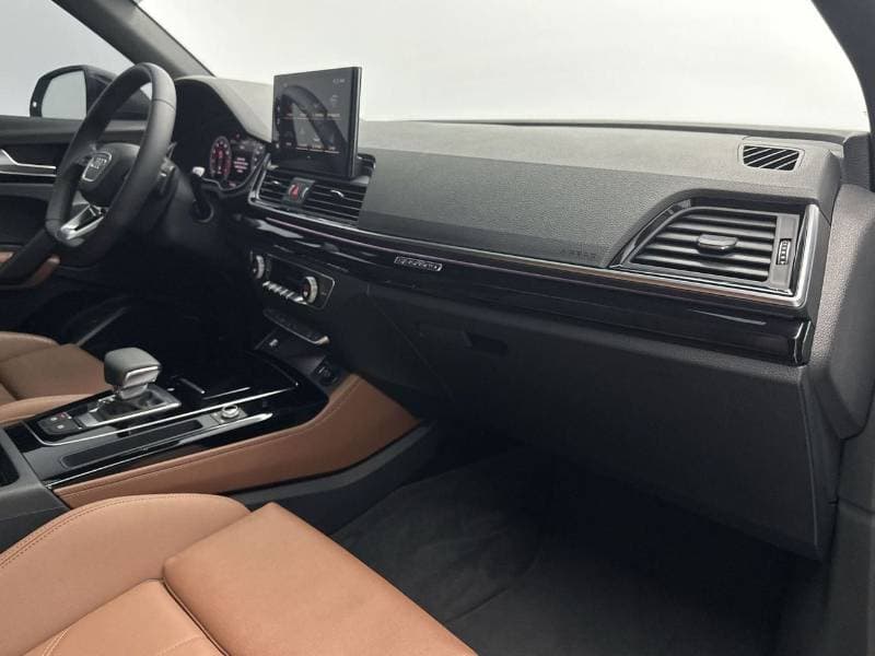2023 Audi Q5 45 TFSI S LINE thumbnail 7