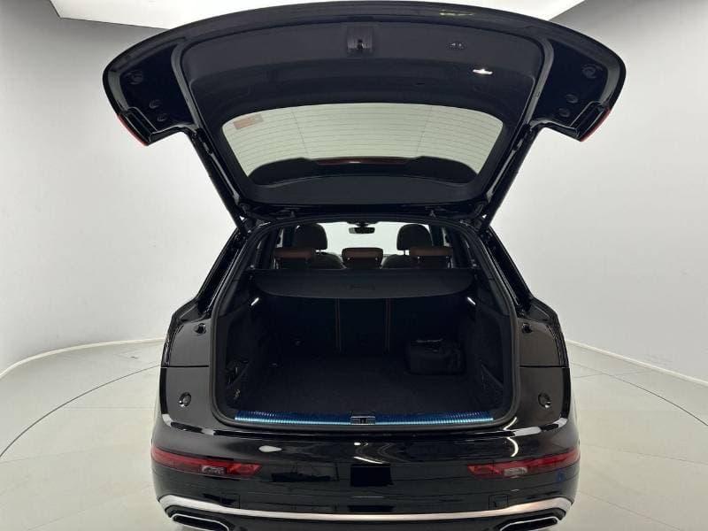2024 Audi Q5 45 TFSI S LINE thumbnail 5
