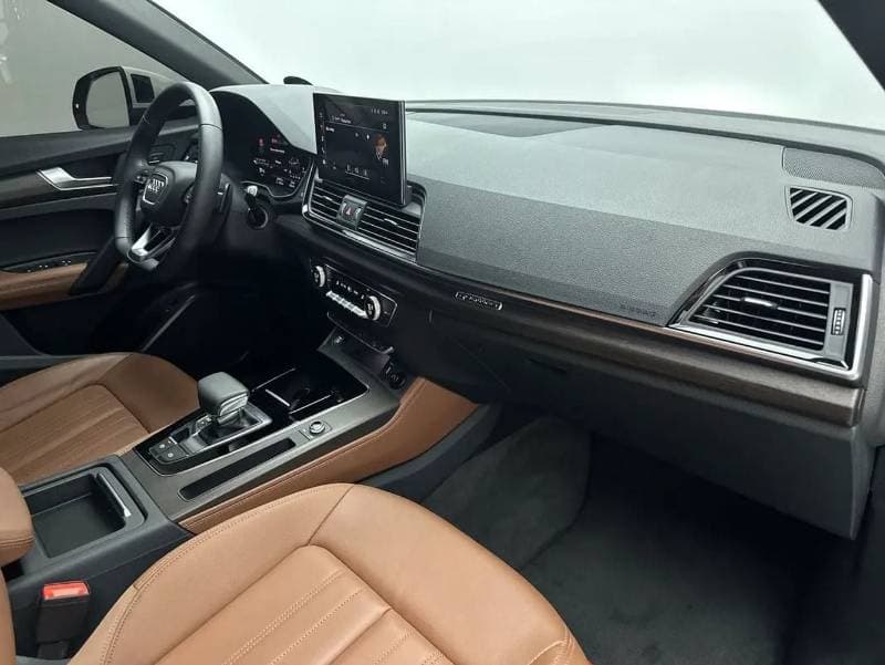 2024 Audi Q5 45 TFSI ADVANCED thumbnail 5