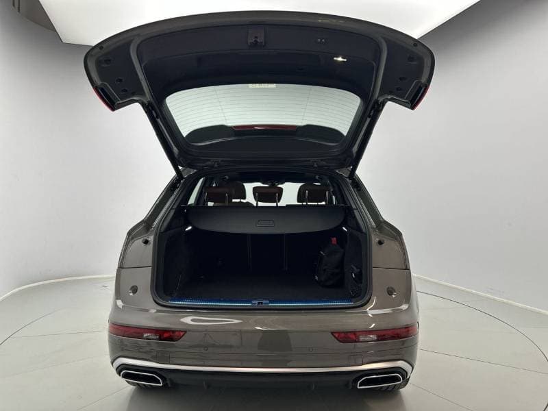 2024 Audi Q5 45 TFSI S LINE thumbnail 6