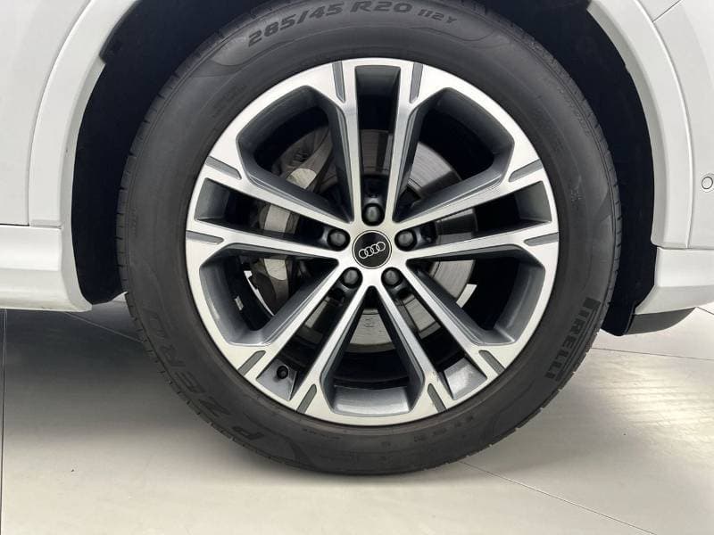 2025 Audi Q7 45 TFSI thumbnail 6