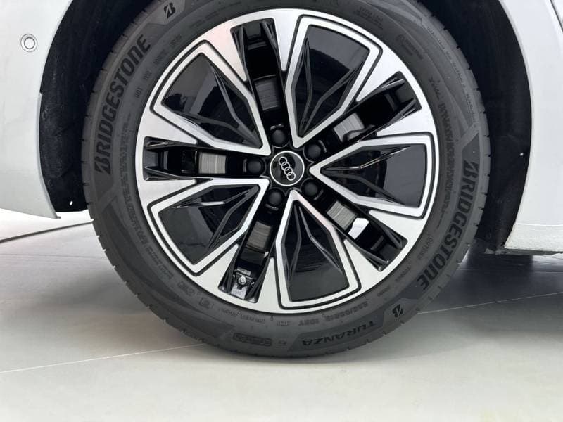 2026 Audi A6 40 TFSI thumbnail 6