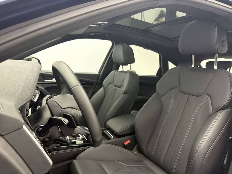 2024 Audi Q5 45 TFSI S LINE thumbnail 5