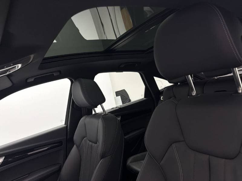 2024 Audi Q5 45 TFSI S LINE thumbnail 2