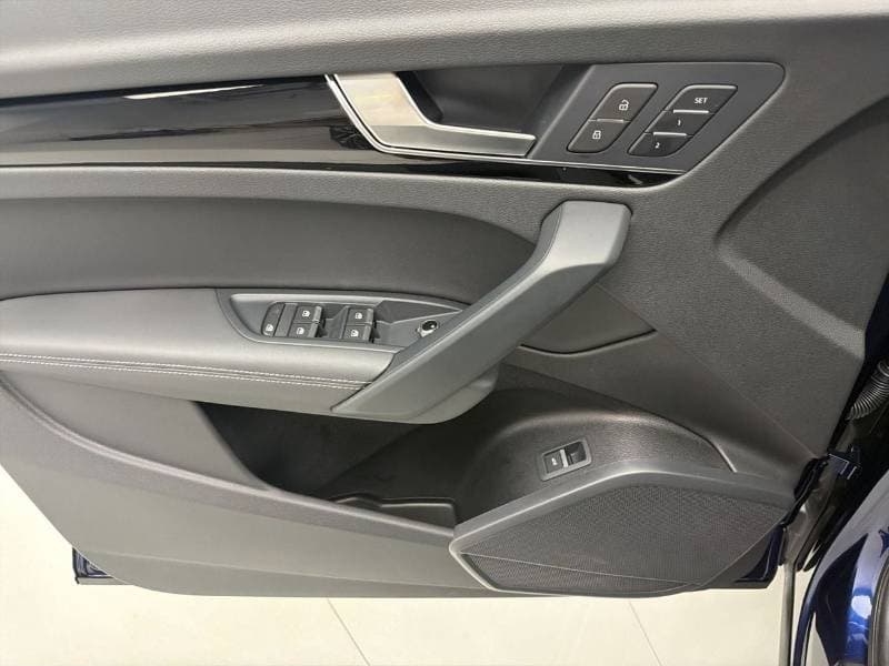 2024 Audi Q5 45 TFSI S LINE thumbnail 8
