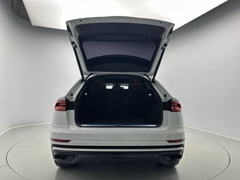 2023 Audi Q8 55 TFSI thumbnail 5