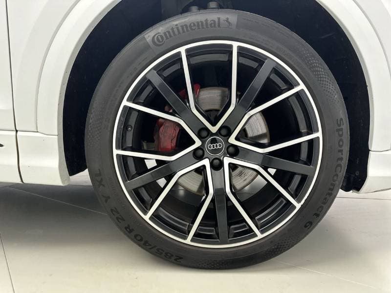 2023 Audi Q8 55 TFSI thumbnail 6