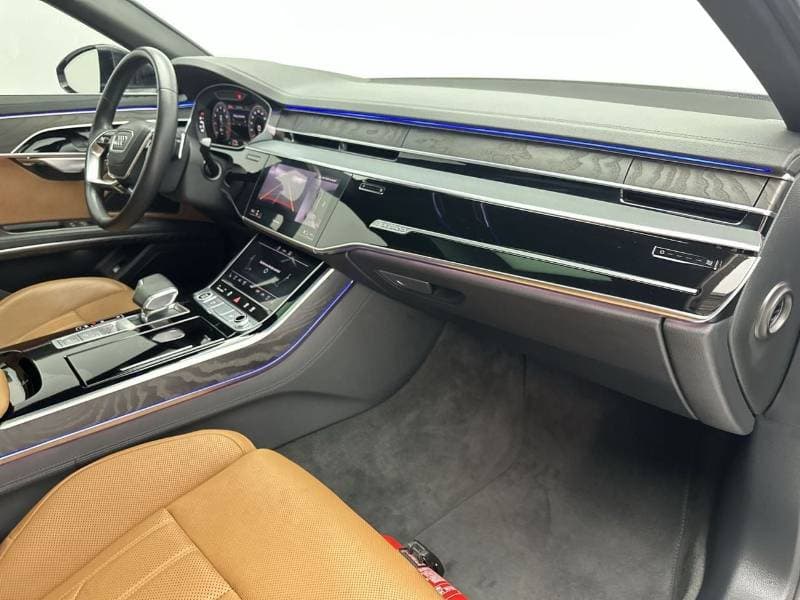 2026 Audi A8 55 TFSI thumbnail 8