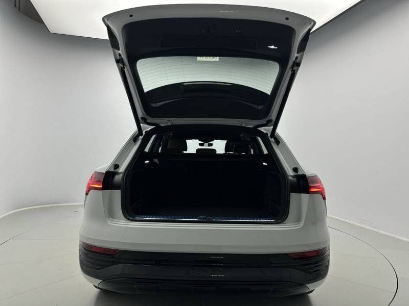 2024 Audi Q8 e tron thumbnail 5