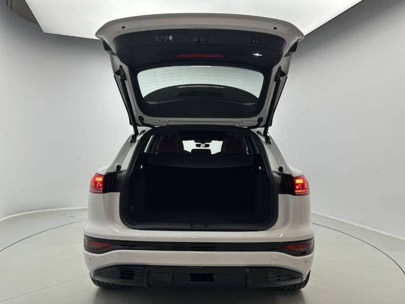 2025 Audi Q6 e tron thumbnail 5