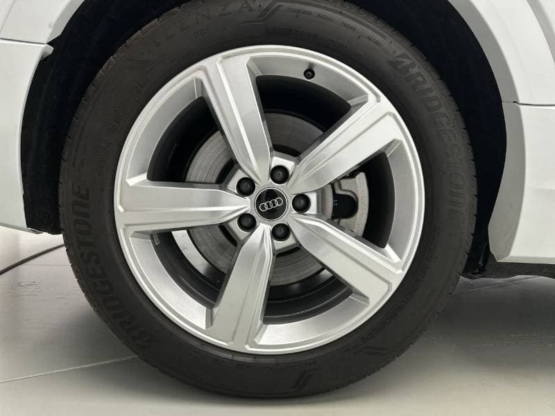 2024 Audi Q8 e tron thumbnail 6