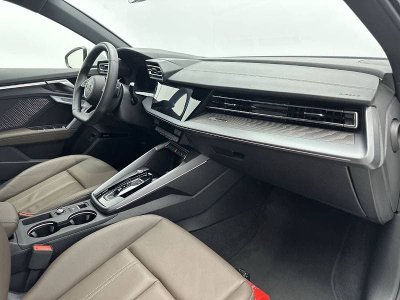 2025 Audi A3 35 TFSI ADVANCED thumbnail 8