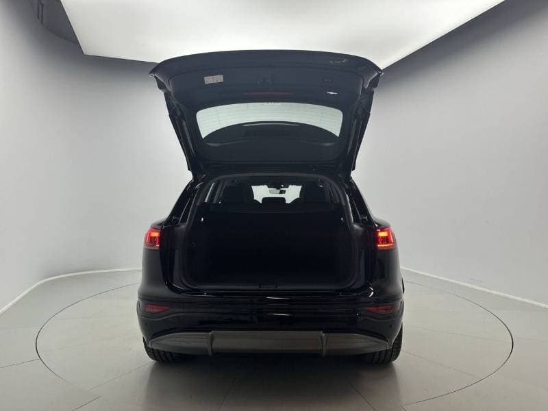 2025 Audi Q6 e tron thumbnail 5
