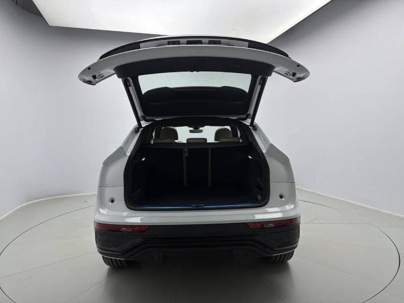 2025 Audi Q5 45 TFSI SPORTBACK S LINE thumbnail 5