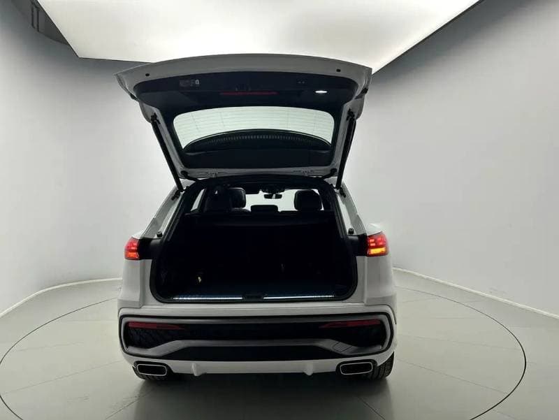 2025 Audi Q5 45 TFSI PROGRESS thumbnail 2