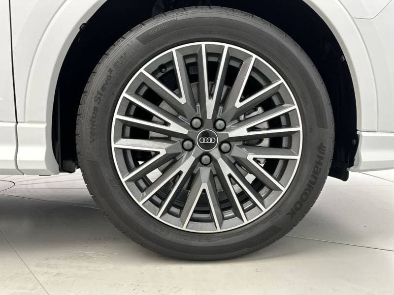 2026 Audi Q3 Sportback 40 TFSI quat 180hp S line thumbnail 3