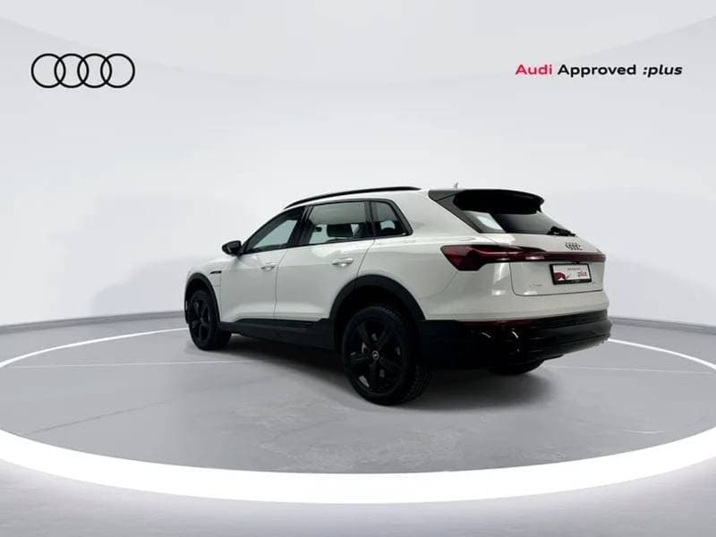 2023 Audi e tron thumbnail 2